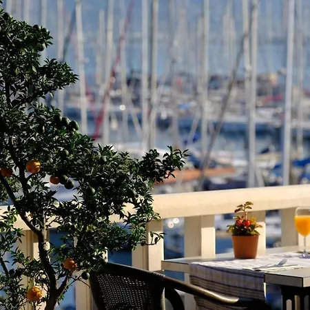 Hotel Ece Saray Marina