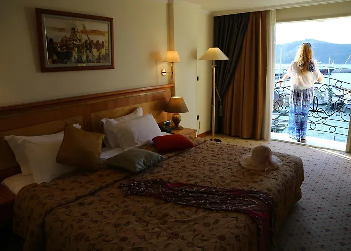 Ece Saray Marina (adults Only) ホテル 4*