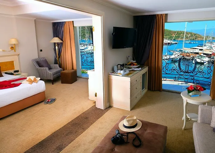 Ece Saray Marina (adults Only) ホテル 4*